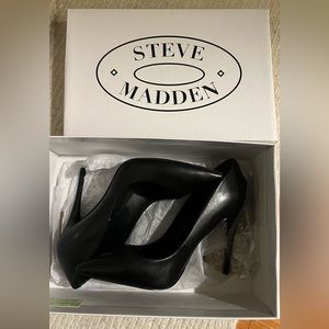 Steve Madden Evelyn Black Leather Stiletto Pump